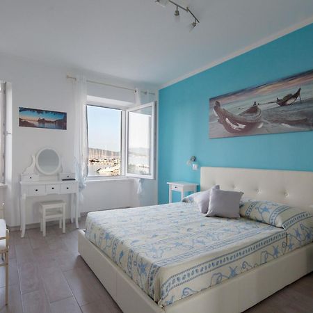 Fezzano / Portovenere Stilish Double Rooms With Sea View, Balcony Or Small Courtyard ภายนอก รูปภาพ
