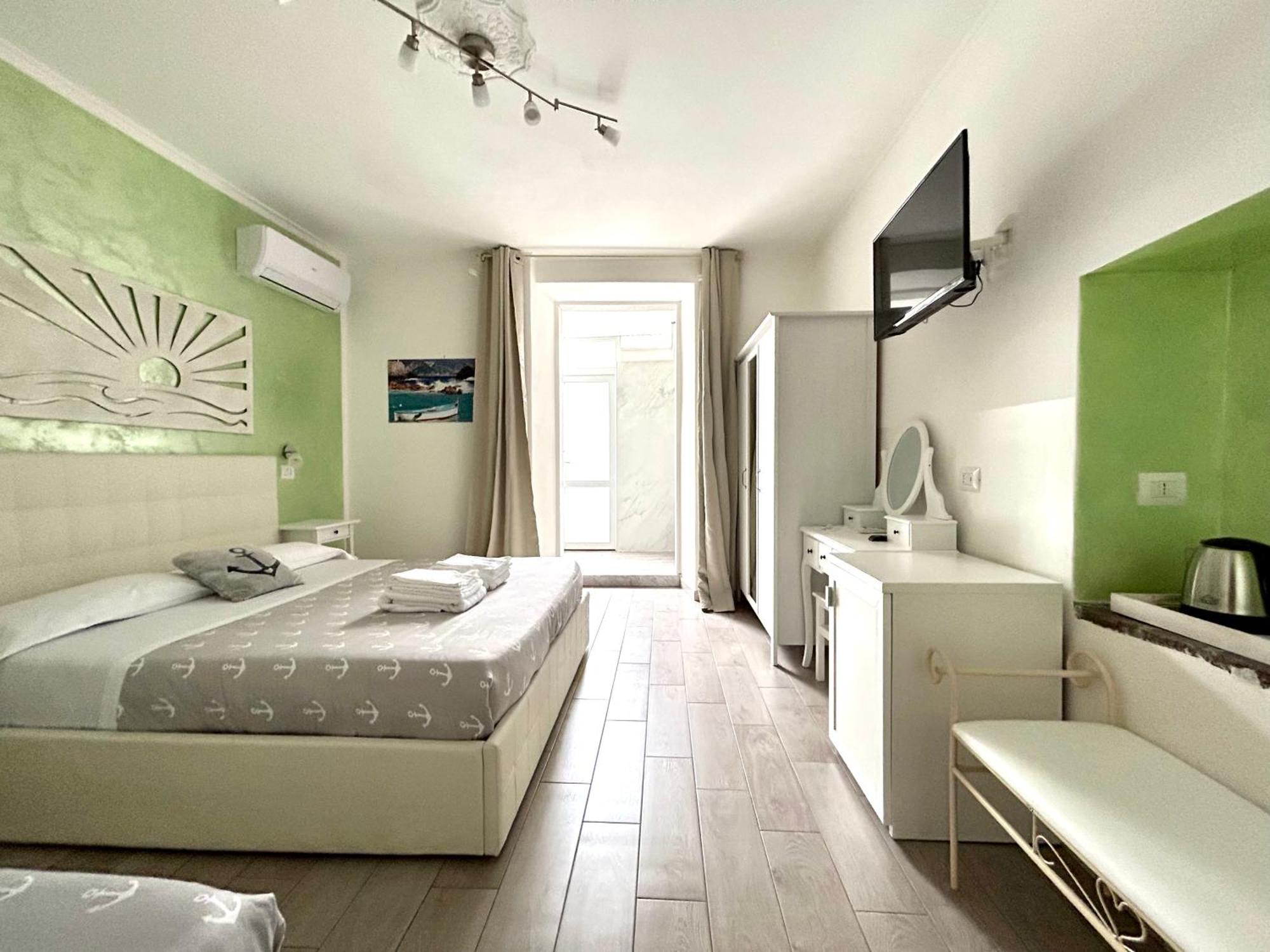 Fezzano / Portovenere Stilish Double Rooms With Sea View, Balcony Or Small Courtyard ภายนอก รูปภาพ